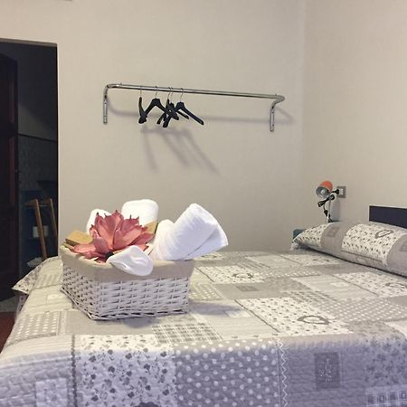 Al Castello Affittacamere Pietra Ligure Room photo