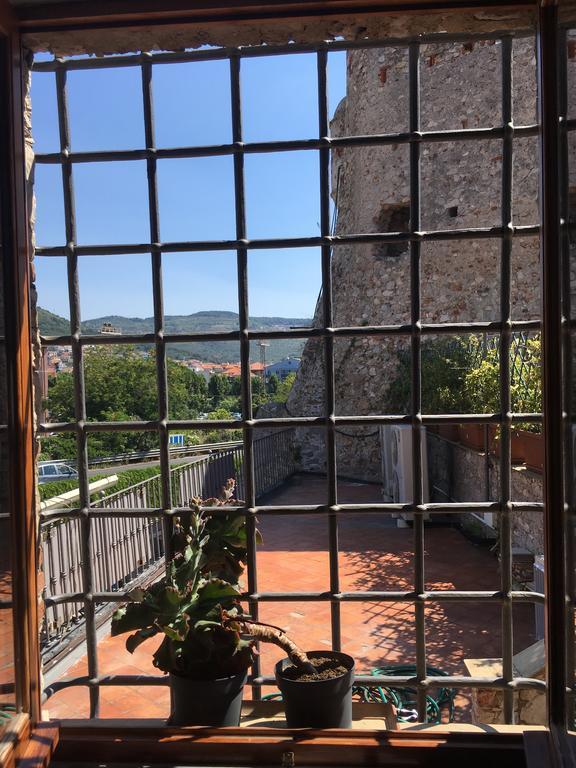 Al Castello Affittacamere Pietra Ligure Exterior photo